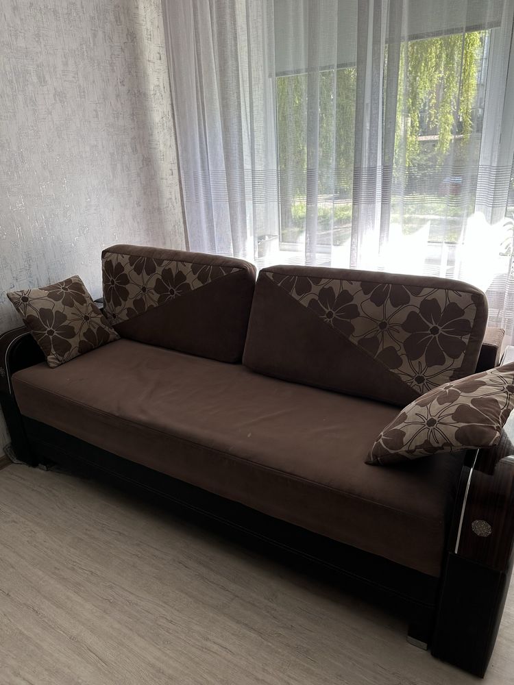 Продам диван б/в