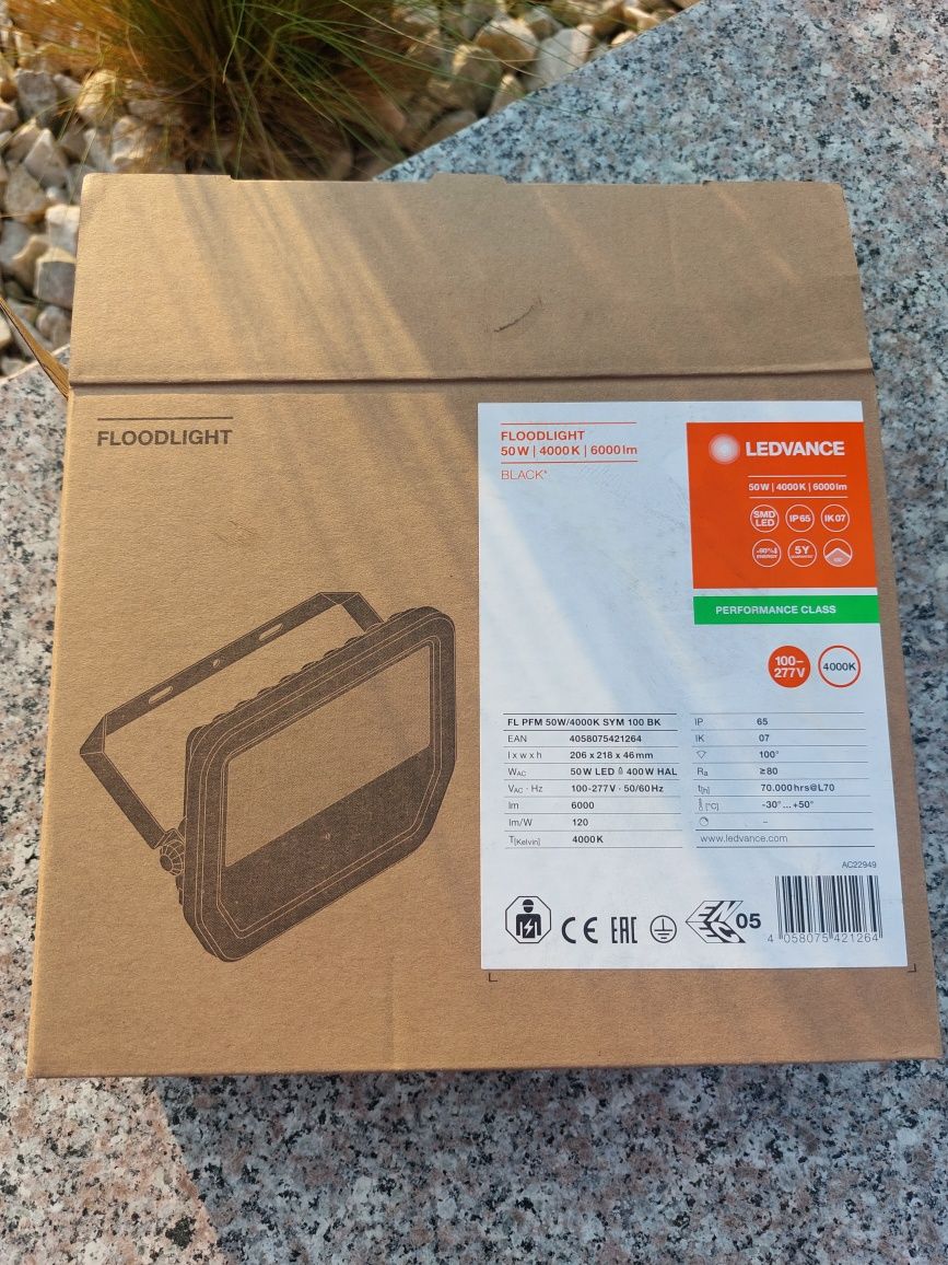 Naświetlacz LED FLOOD 50W 4000K 6000lm IP 65 Czarny LEDVANCE