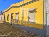 Moradia Típica T3 no centro de Loulé.