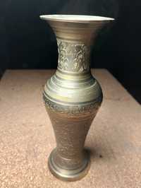 Stary mosiężny wazon z pięknym wzorem, wysokość 16 cm.
