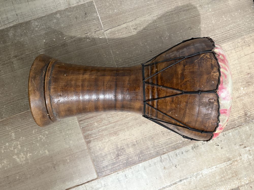 Darbouka djembe jambe decorativo