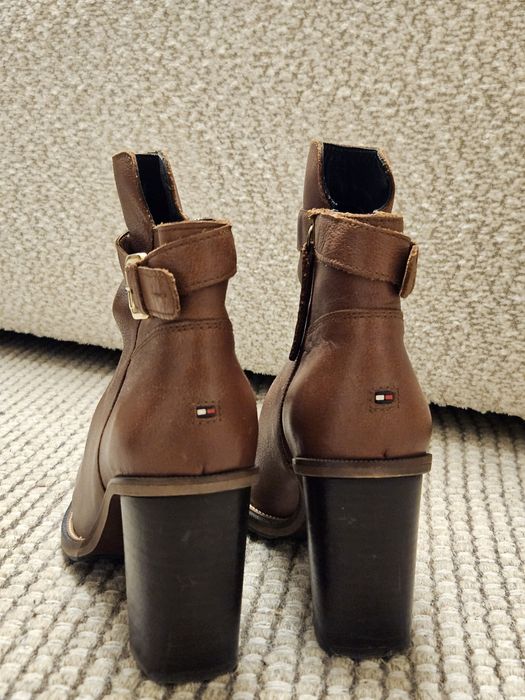 Brązowe Botki na słupku Tommy Hilfiger roz.40 Skóra