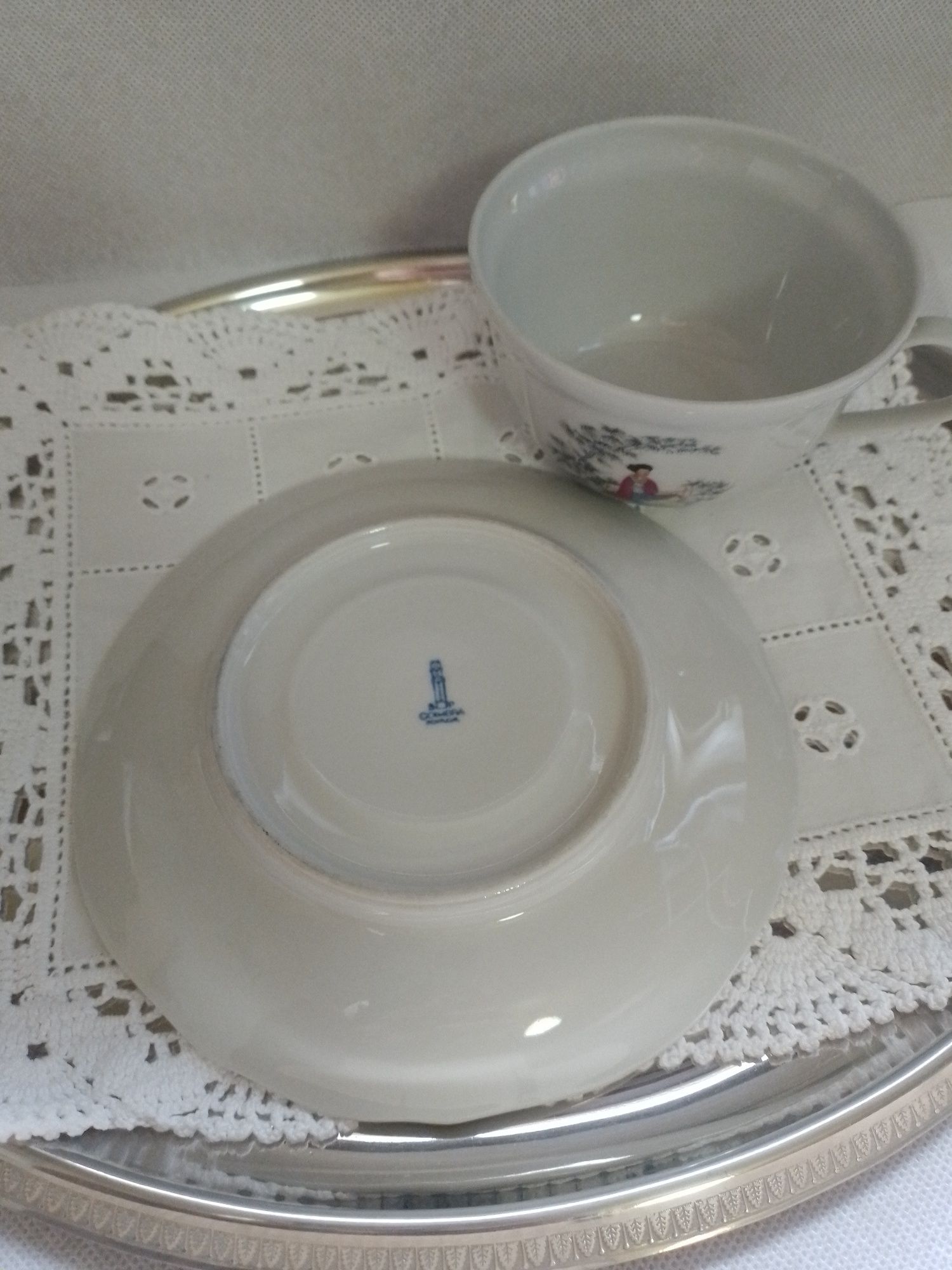 Chávena almoçadeira com pires em porcelana Coimbra