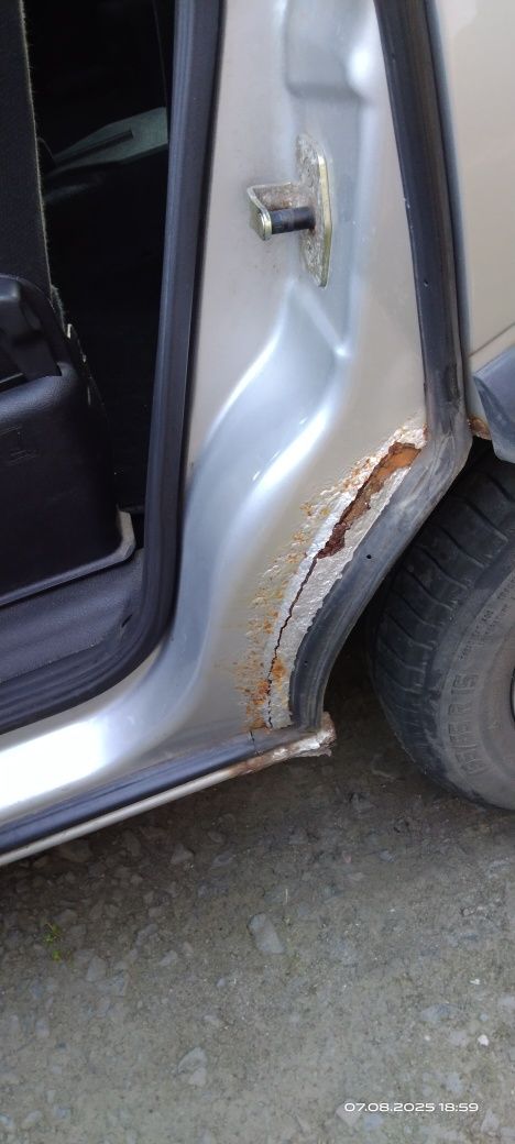 Samochód osobowy Opel Zafira 1,8 A rok2000