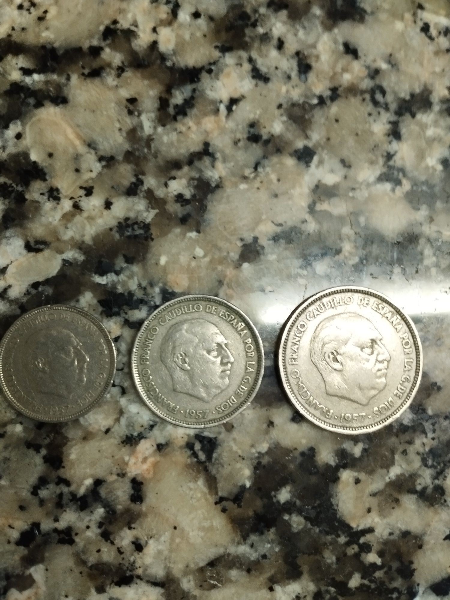 Vendo moedas antigas muito raras