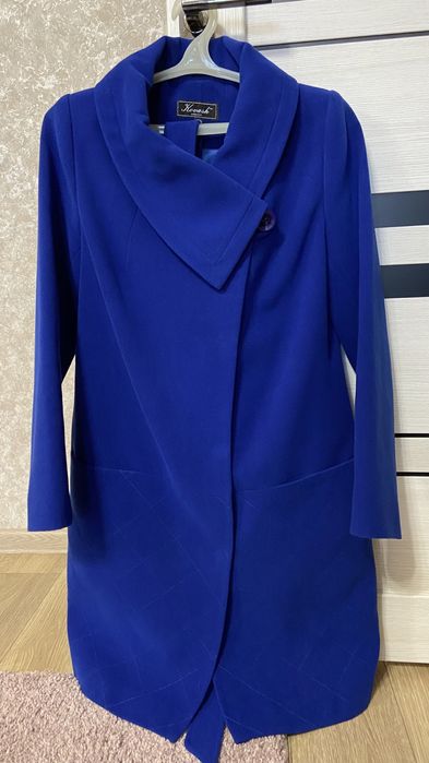 Пальто осіннє в ідеальному стані