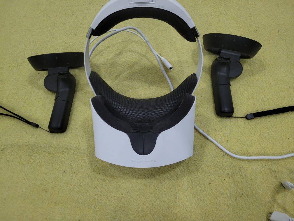 Oculus VR Dell com carregador