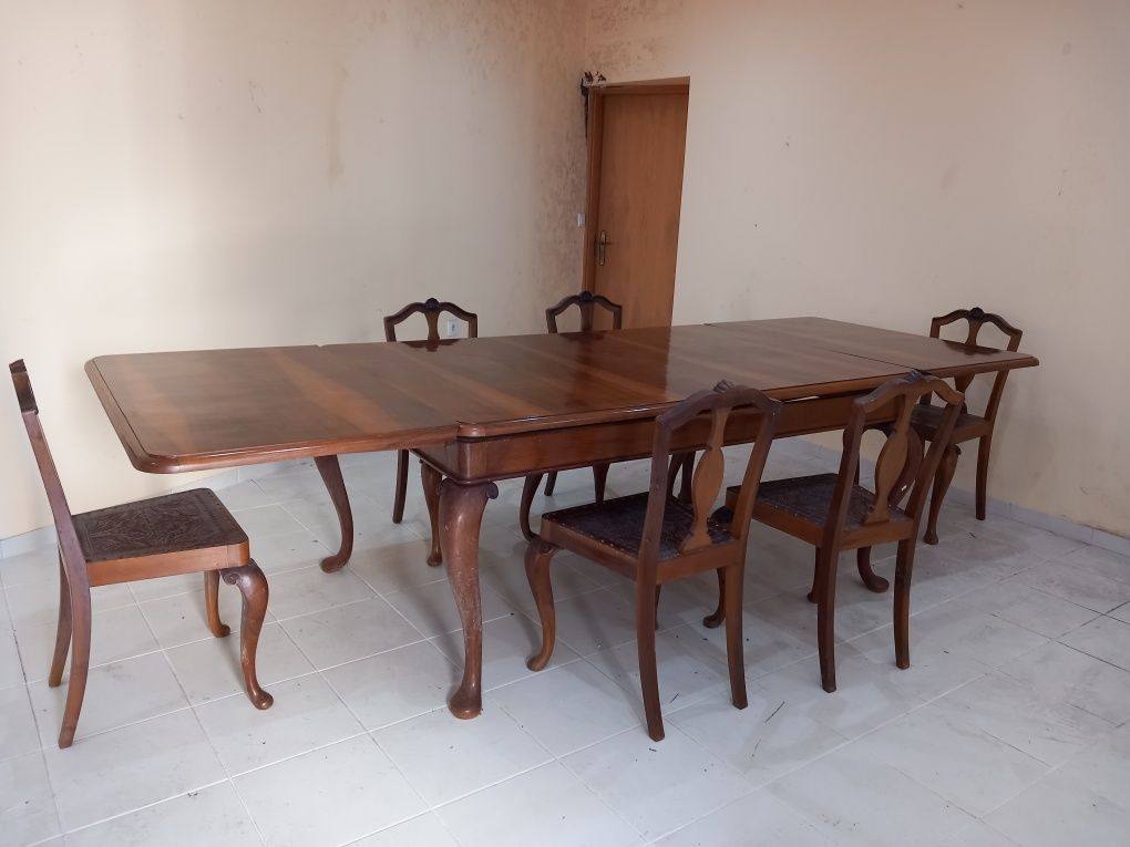 Mesa de  jantar.