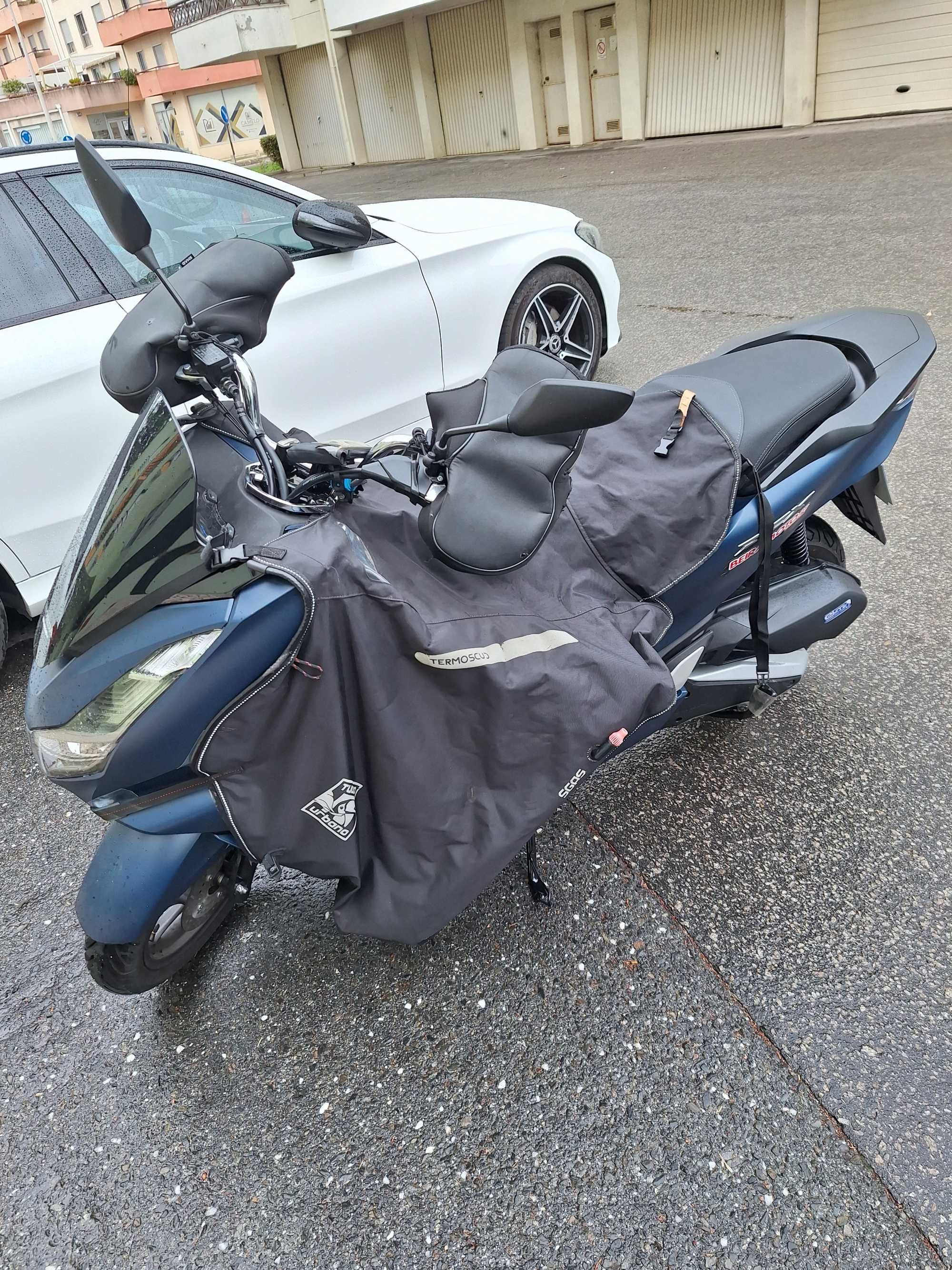 Pcx 125cc modelo 2024 com nova