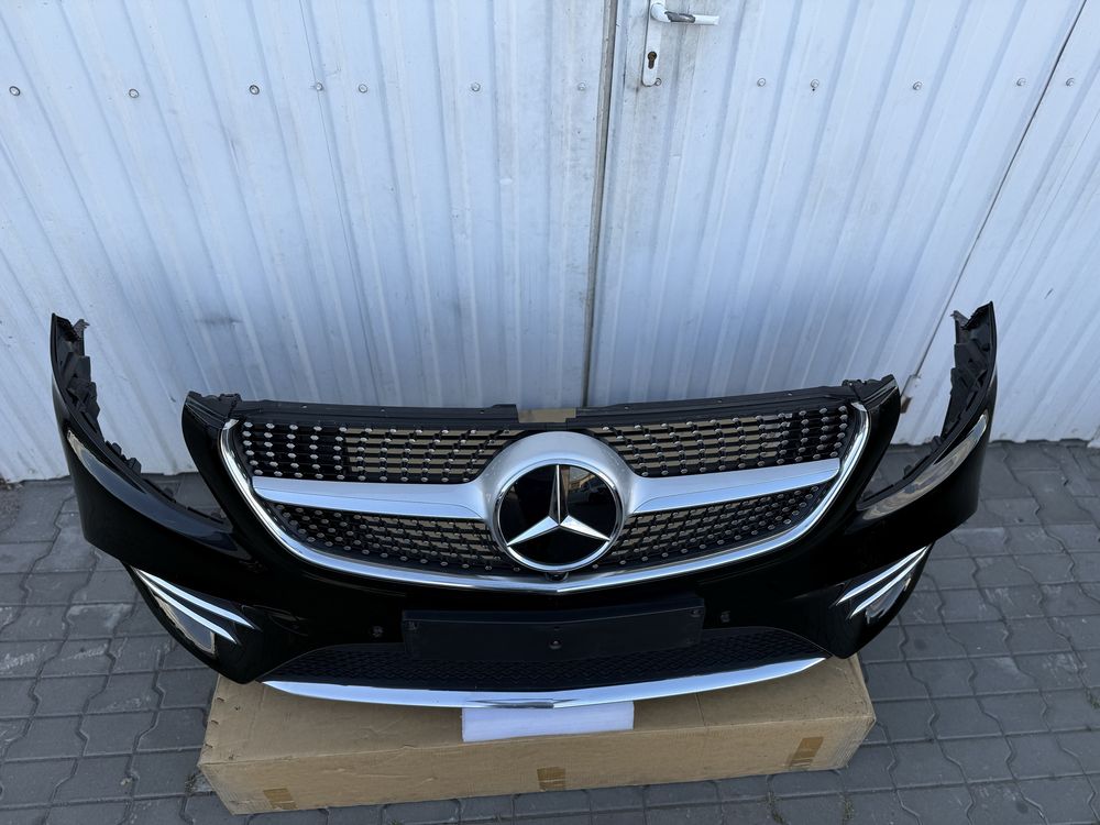 Бампер передній АМГ чорний ідеал решітка діамант AMG V-class Ве-класс
