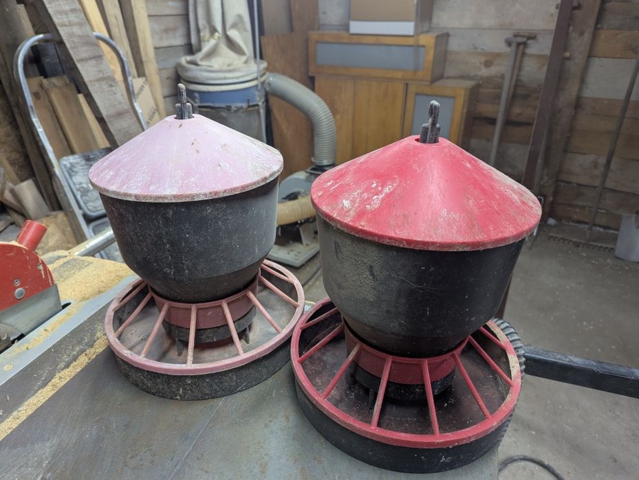 Karmidełka zasypowe