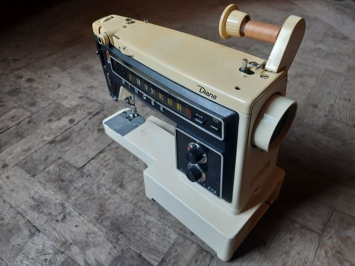 Швейна машинка SINGER Electronic 560 Diana
