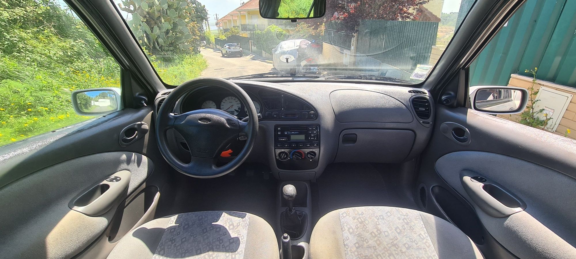 Ford fiesta techno 99