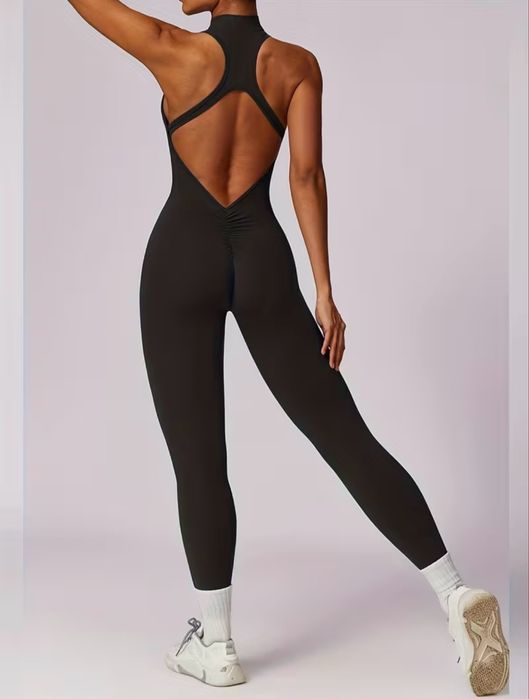 Спортивний комбінезон у стилі top dog, oysho