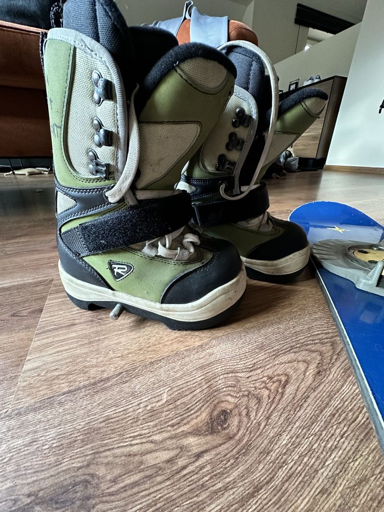 Zestaw snowboardowy dla malucha deska +buty
