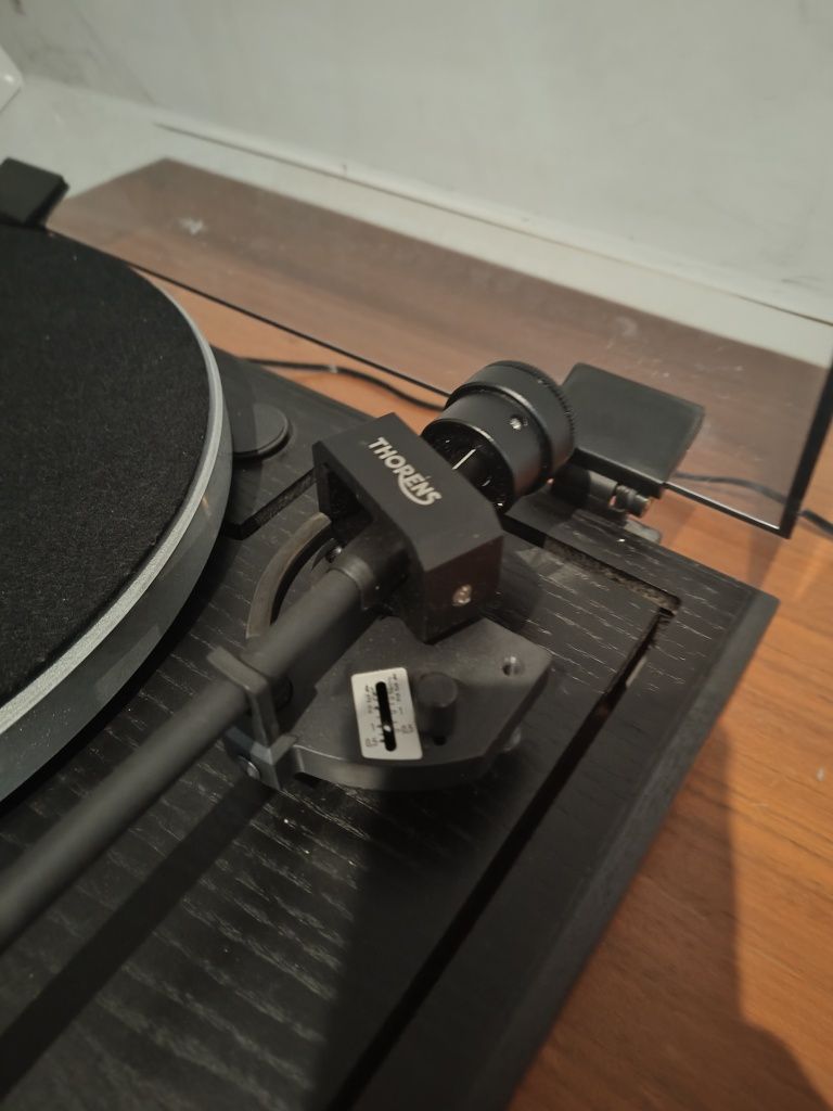 Giradiscos Topo de gama Thorens TD 2001