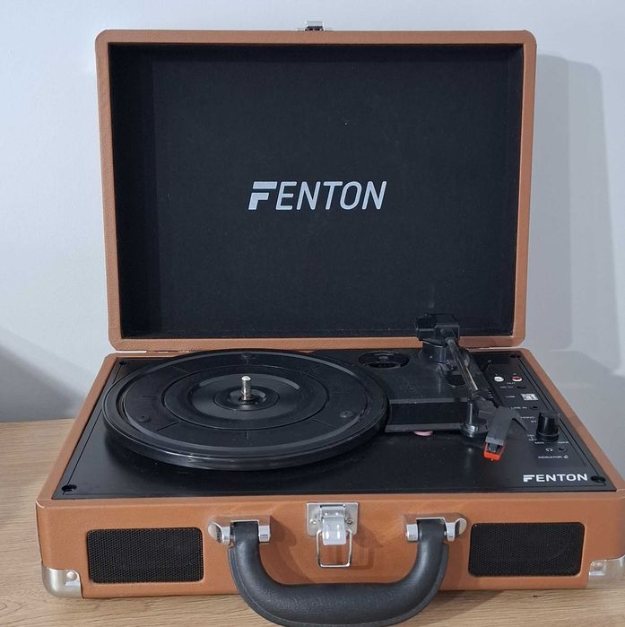 Gramofon walizkowy FENTON