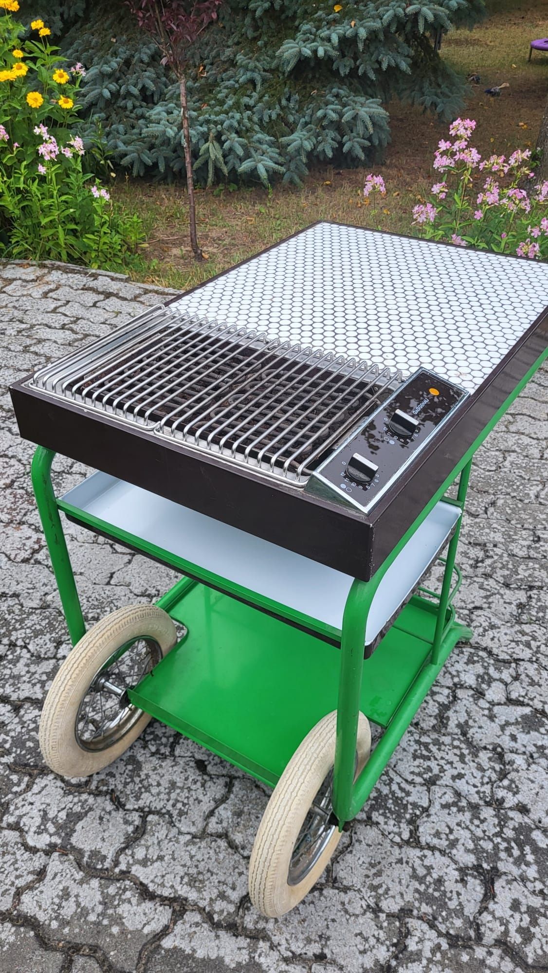 Gaggenau grill elektryczny kółka stolik niemiecki