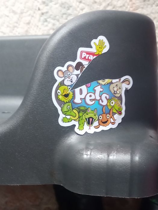 Cama ou base para sanitario de animais