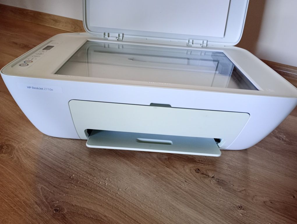 Urządzenie wielofunkcyjne/Drukarka HP DeskJet 2710e . Jak Nowa.