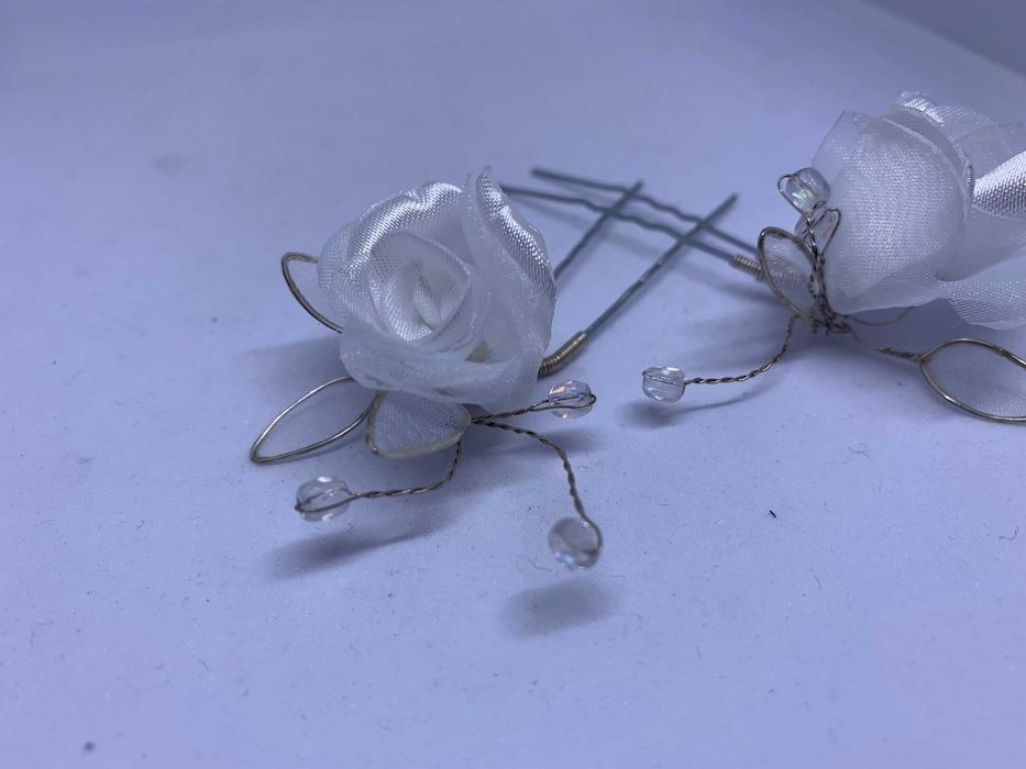 artystyczna wsuwka ślubna ręcznie wykonana róża listki kryształy koka