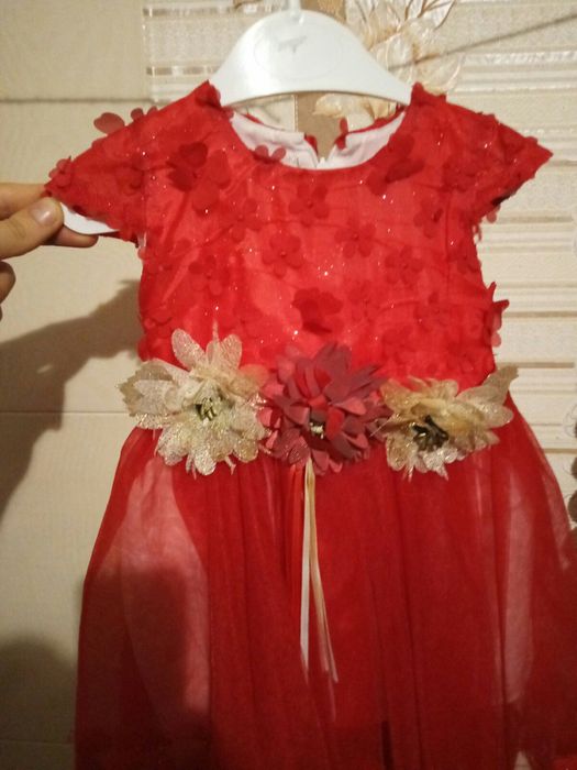 Плаття святкове на дівчинку