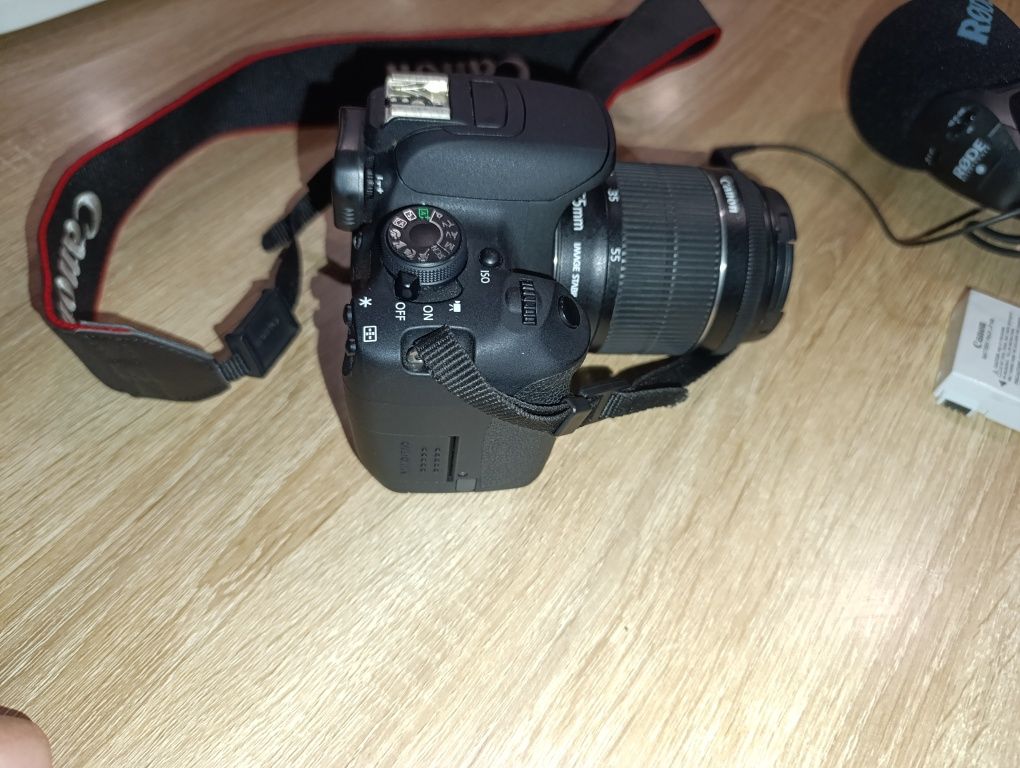 Canon EOS 700D  e microfone roge