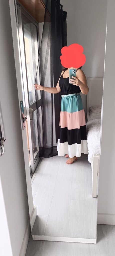 Vendo vestido comprido de alças. O cinto não está incluído. Usado