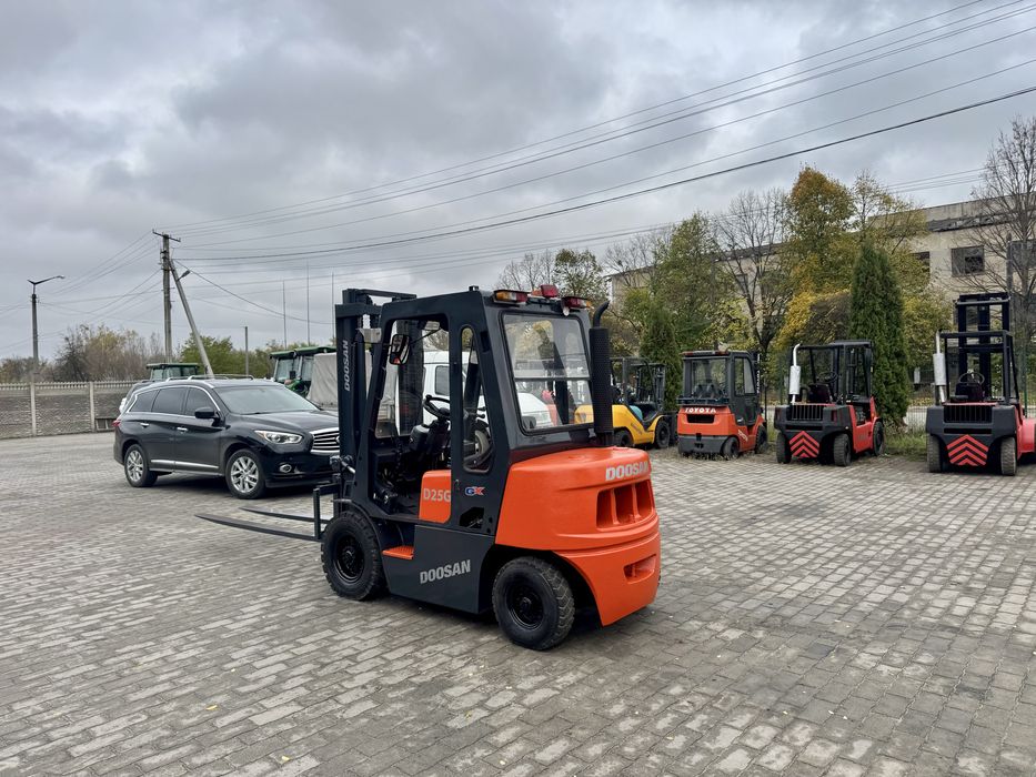 Навантажувач Doosan D25G Дизель погрузчик