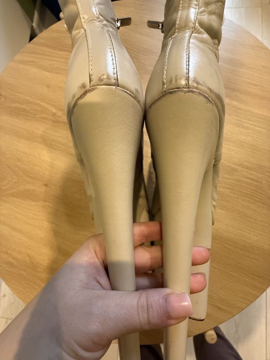 Стріпи pleaser трійки 38 перешиті зі шкіри