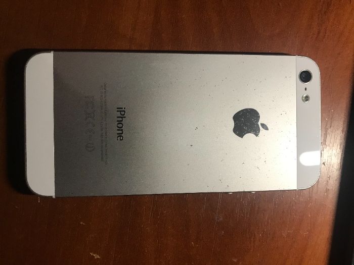 Продам б/у iPhone 5/5s на запчасти