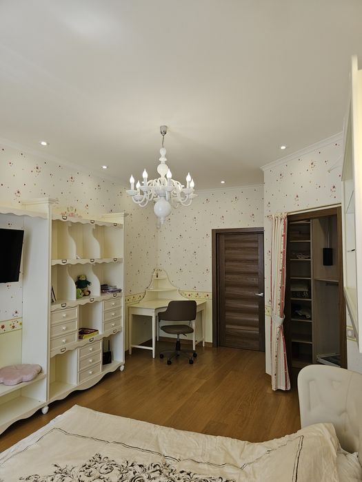 ПРЕСТИЖ ХОЛЛ. ЦЕНТР 4 ком.  210 м.