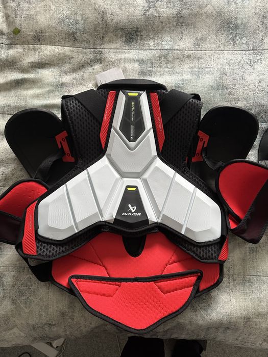 Нагрудники  Хоккейные Bauer HyperLite размер Xl