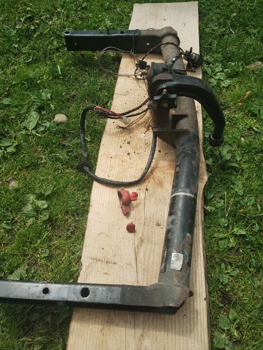 Продам фаркоп в хорошому стані до volkswagen b5 привезений з Європи