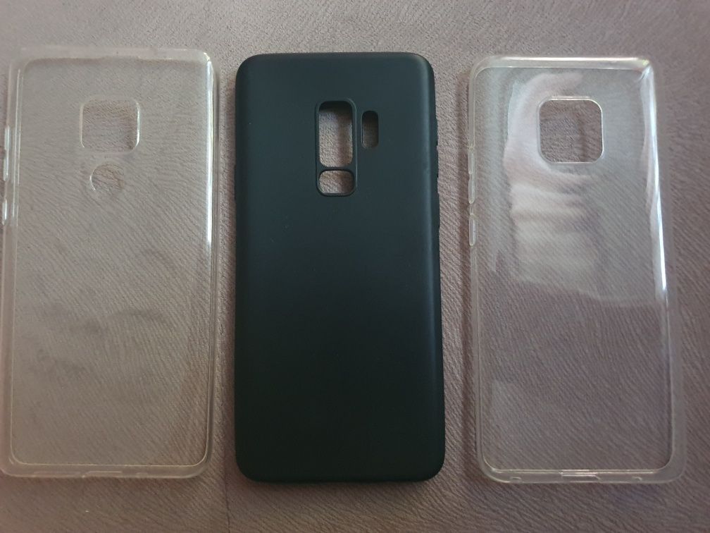 Etui na telefon..