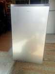 Lodowka    srebrna. Nowa. 85  cm.. sprawna.