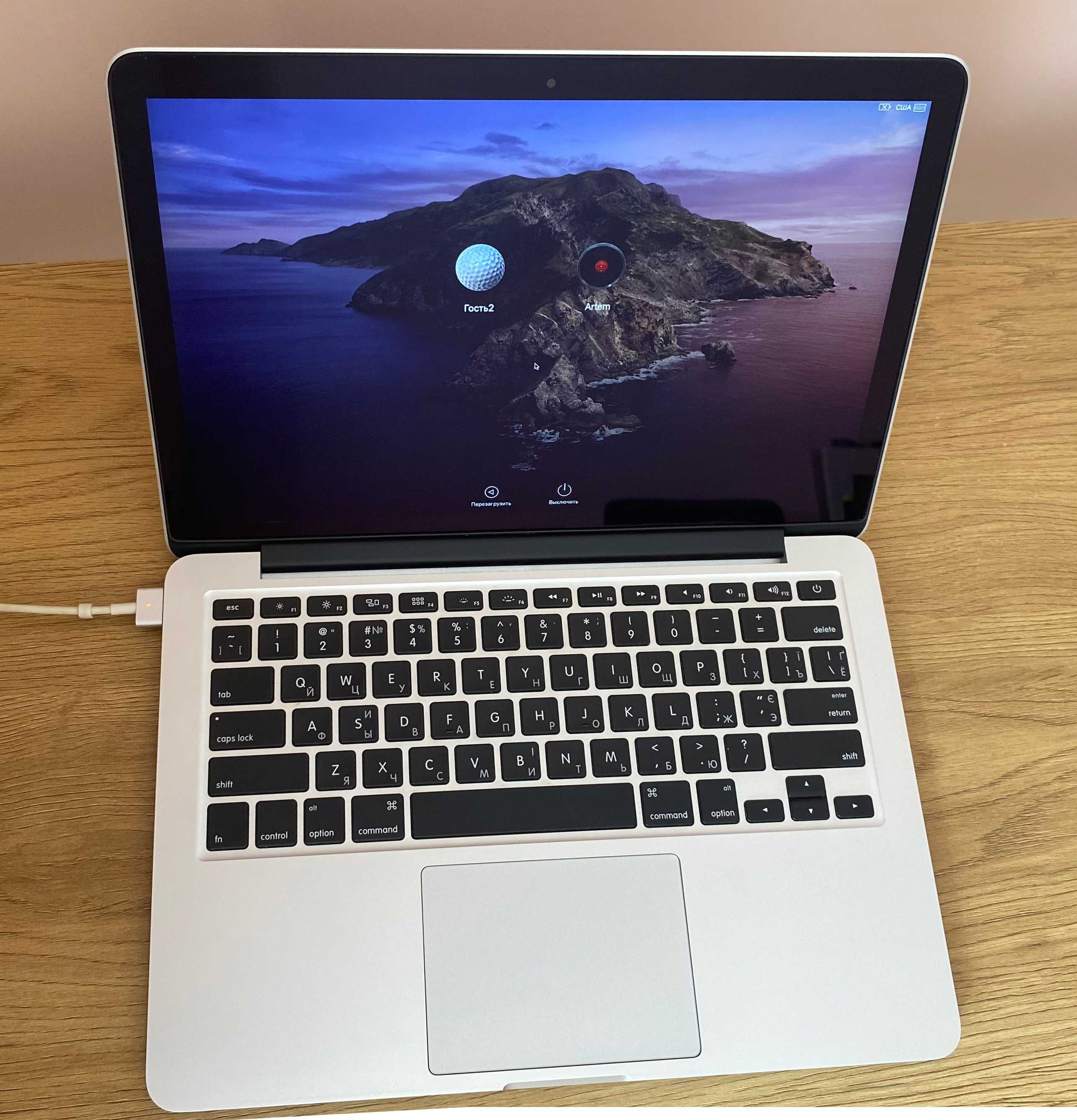 MacBook Pro Retina 13, 2015 Intel i5, ОЗУ 8гб, Intel Iris 6100, 256ssd