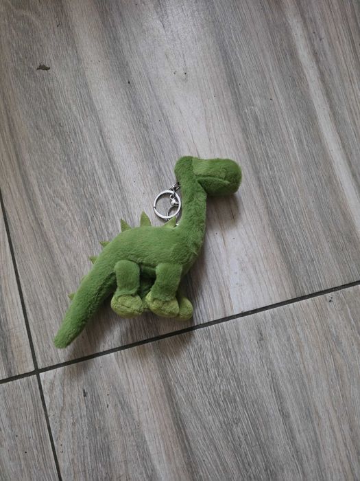 Pluszowy dinozaur breloczek