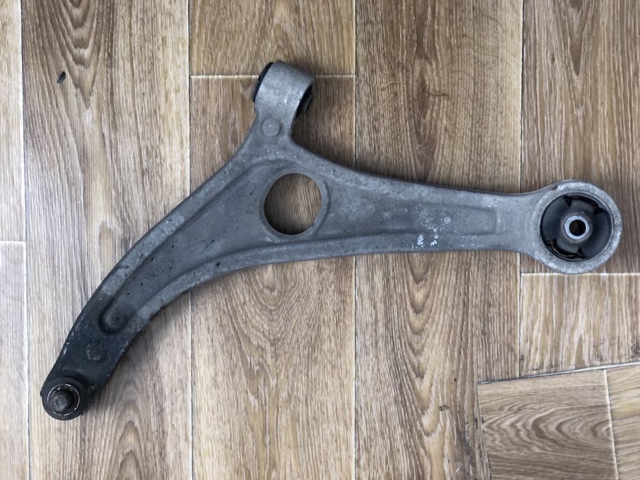 Рычаг левый Hyundai Sonata hybrid YF