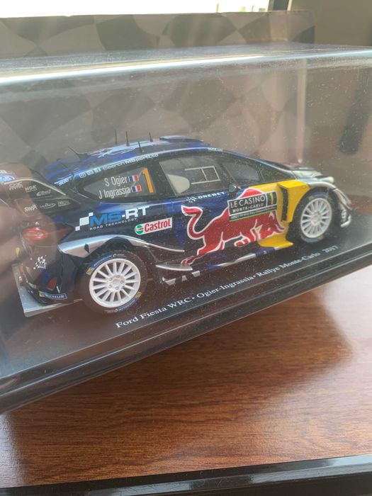 Carro coleção 1:24 Ford Fiesta WRC - Ogier-Ingrassia