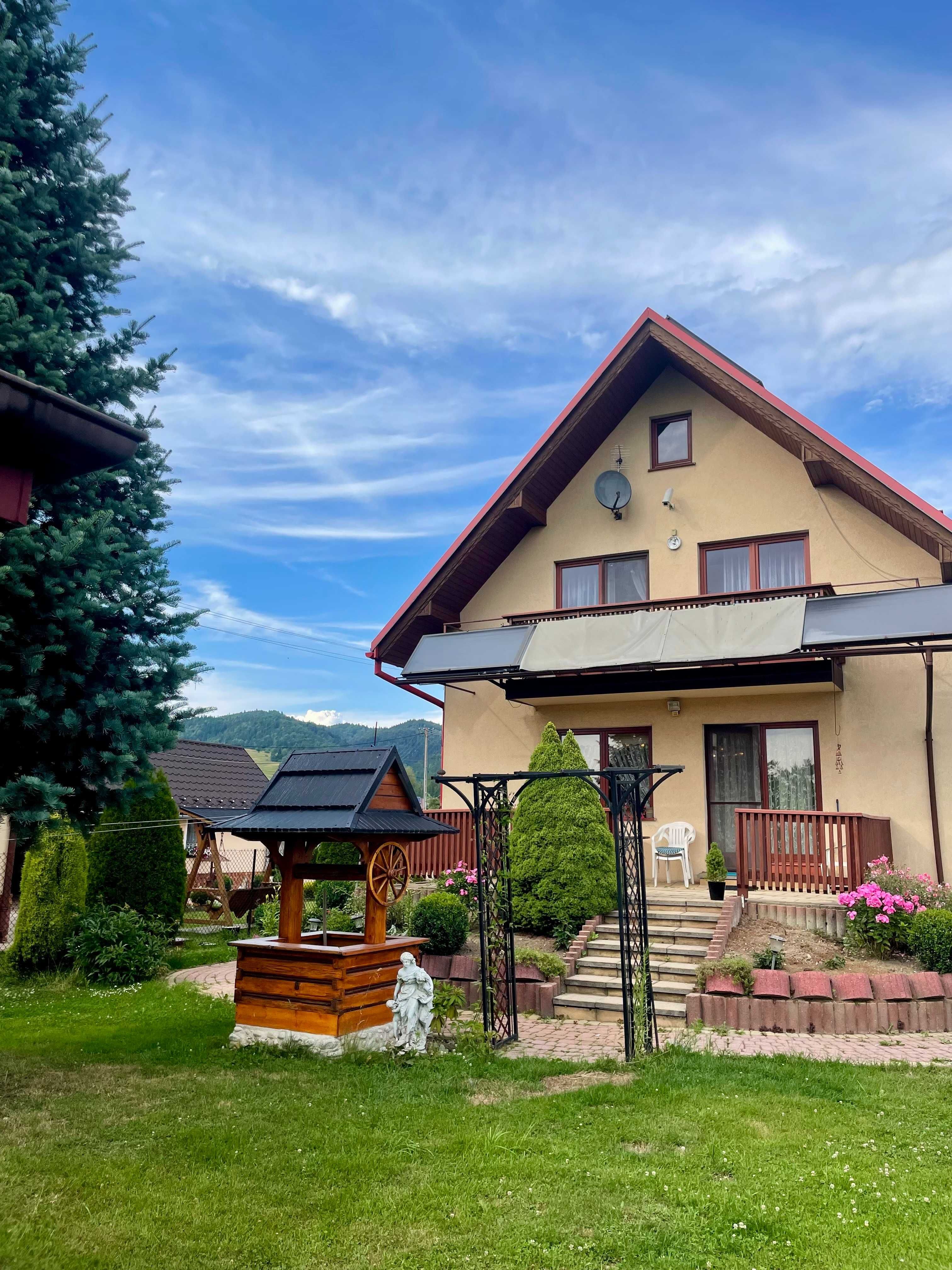 Dom całoroczny w Dębnie Podhalańskim z widokiem na Tatry i Gorce