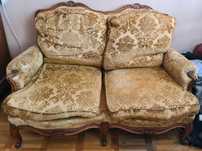 Sofa w stylu Ludwika XV we Wrocławiu