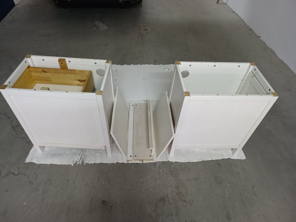 Mesa Secretária Branca com Gavetas