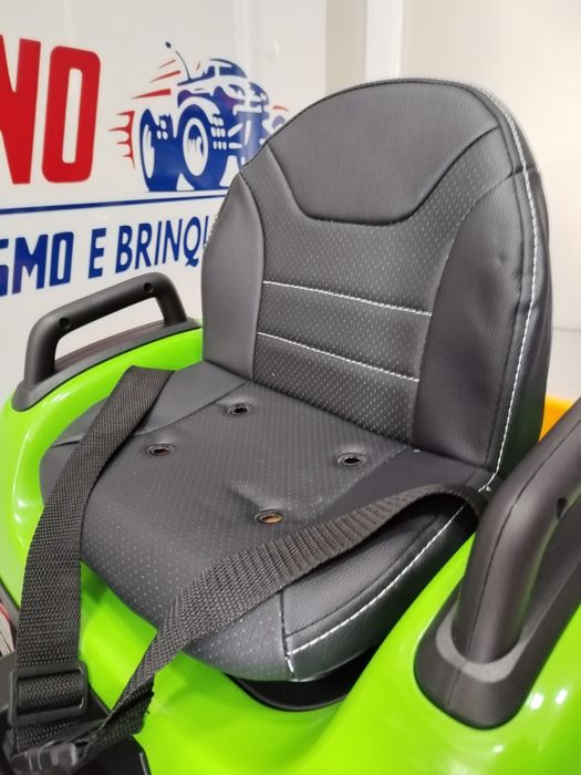 Trator Elétrico infantil 12v rodas de borracha