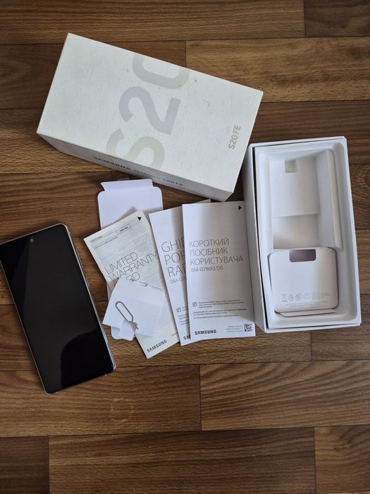 Продам телефон Смартфон Samsung Galaxy S20 FE (модель SM-G780G/DS)