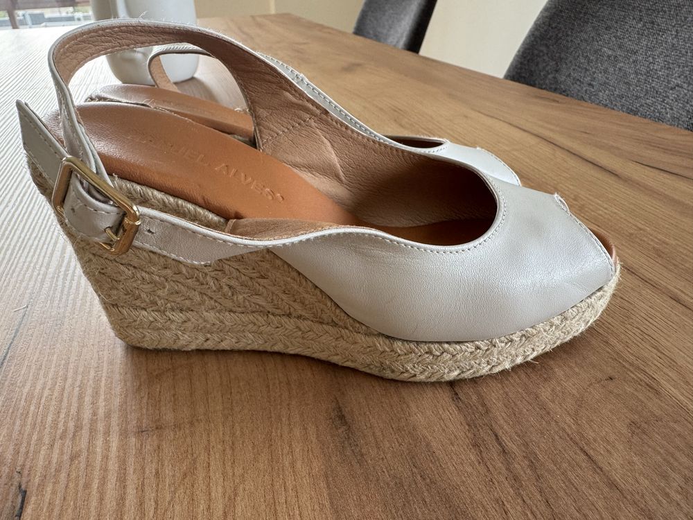 Sandalias Brancas