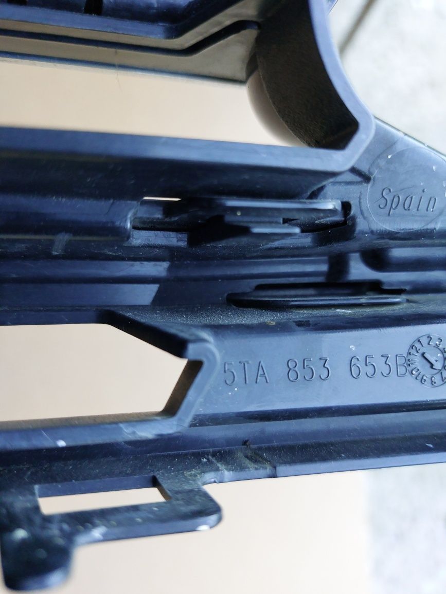 Grill VW Touran II pod radar oryginał