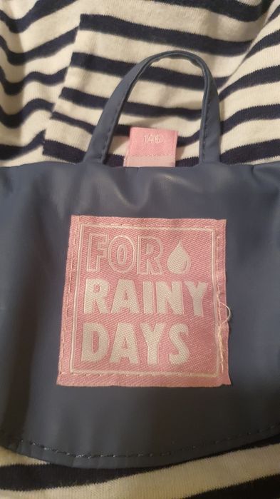 Kurtka przeciwdeszczowa 146 cm