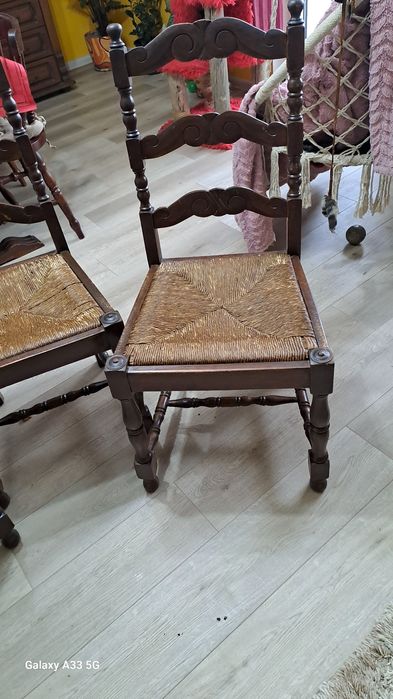 Krzesła dębowe cztery