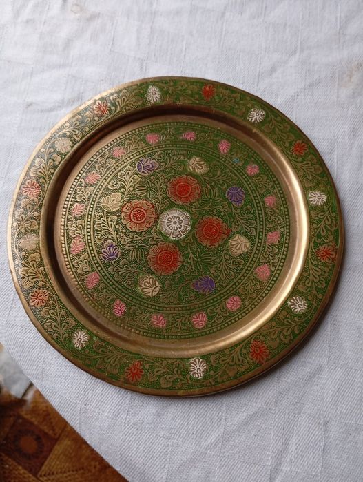 Bandeja, cálices e bule em latão